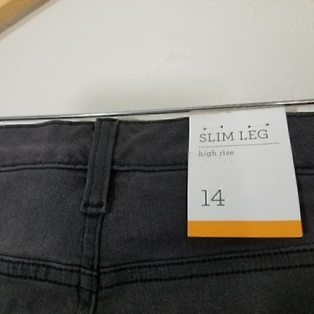 NWT Style & Co High Rise Slim Leg Floral Super Stretch Jeans Size 14 - Picture 6 of 8